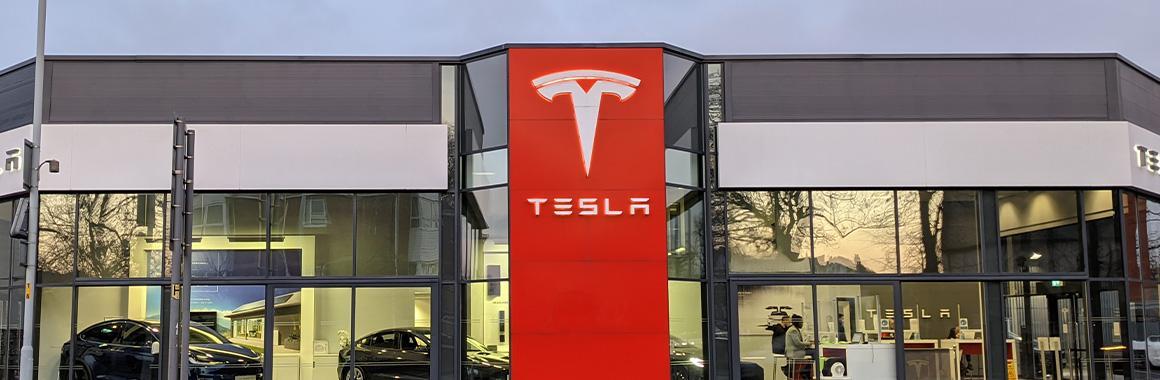 Quarterly statement from Tesla: record-breaking profit and moderate response from shares