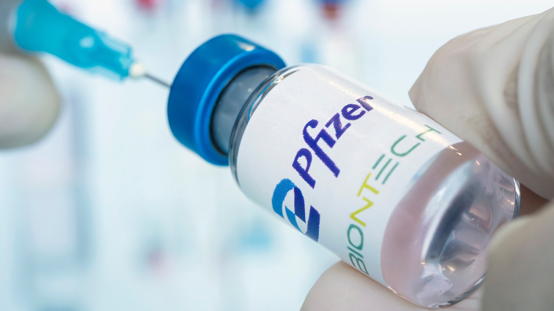 Pfizer Stock Analysis: Navigating a 50% Drop in Two Years – Is Now the Time to Invest?