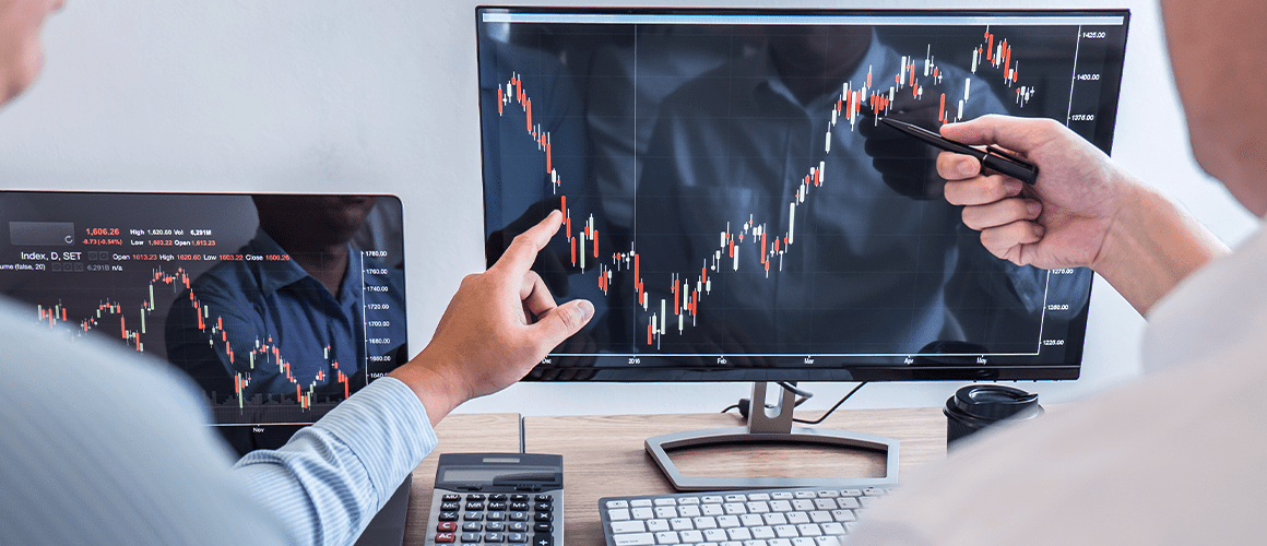 ¿Cómo funciona el sistema de comercio de triple pantalla?