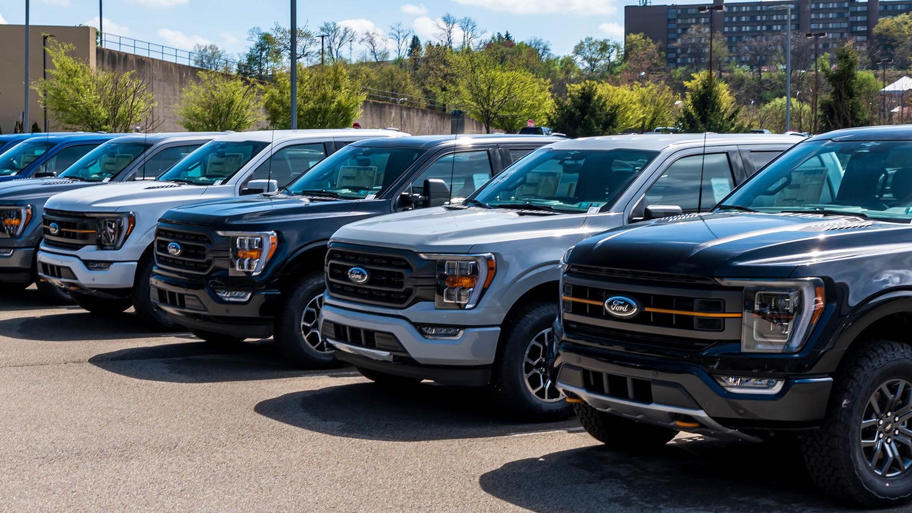 Análisis y perspectivas de las acciones de Ford Motor para 2024: las ganancias por acción superan las previsiones